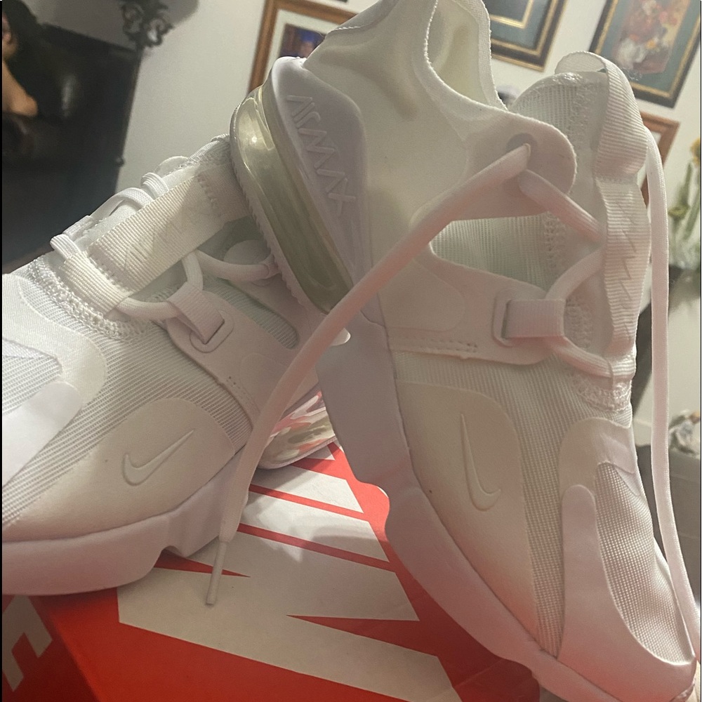 Womens Nike air max infinity size 8 1/2